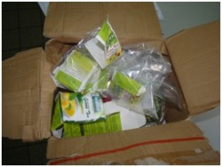 Drugs in zes postpakketten onderschept